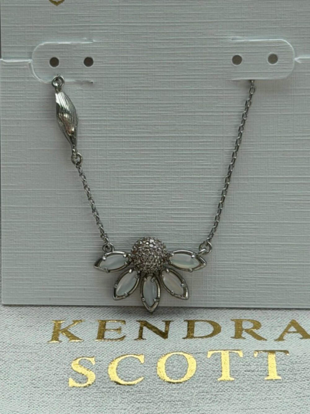 Kendra Scott necklace